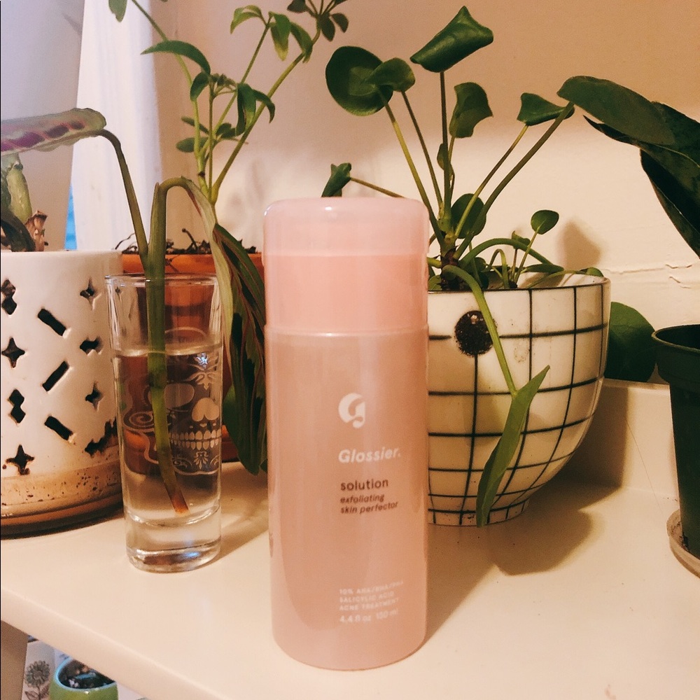 BRAND NEW Glossier Solution
